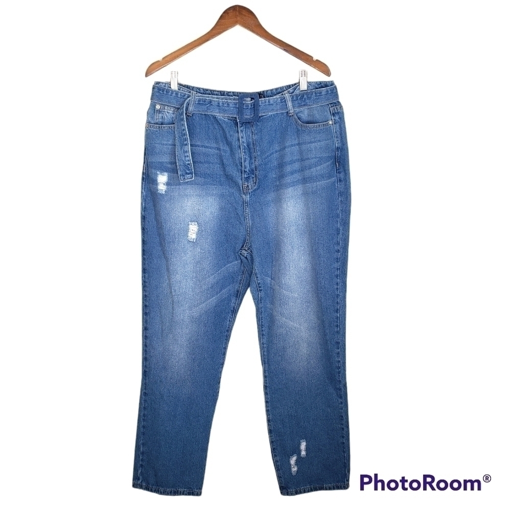 PrettyLittleThing blue distressed high rise belted jeans size large NWT